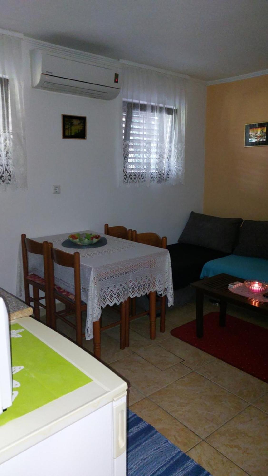 Apartments Katarina อูมัค ภายนอก รูปภาพ